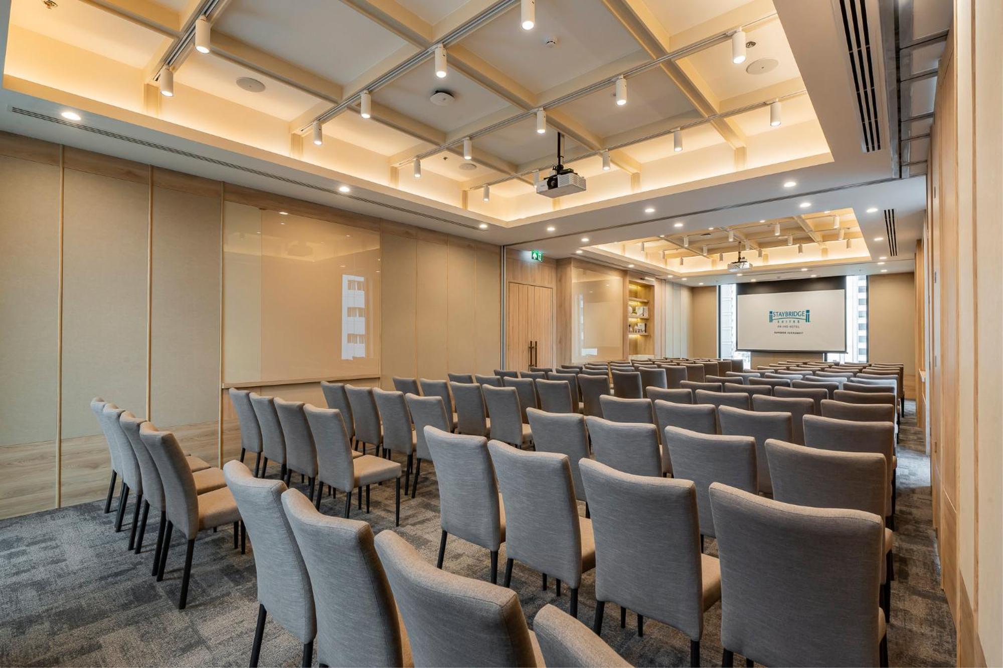 Staybridge Suites Bangkok Sukhumvit By Ihg Εξωτερικό φωτογραφία